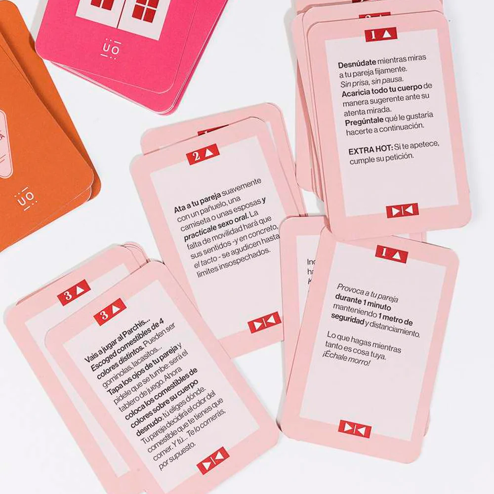 Juego de cartas para parejas "Hotel Kamasutra" - Image 4