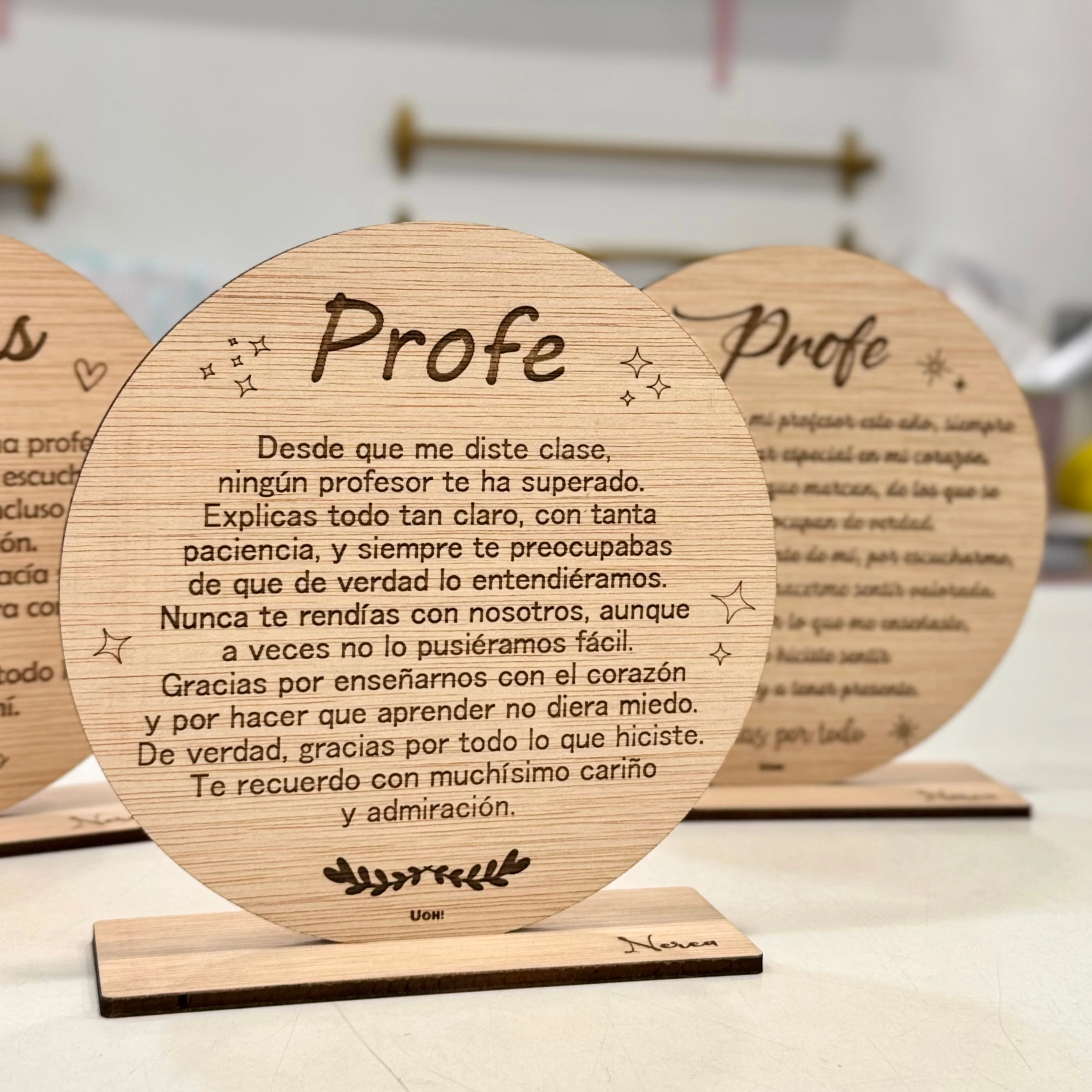 Placa con texto Profe
